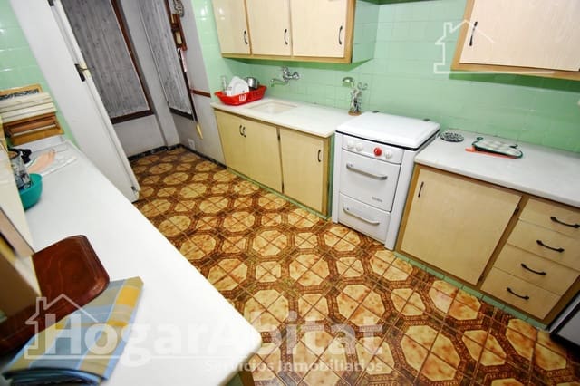 6 slaapkamer Huis te koop in Almassora / Almazora met garage - € 299.000 (Ref: 9799362)