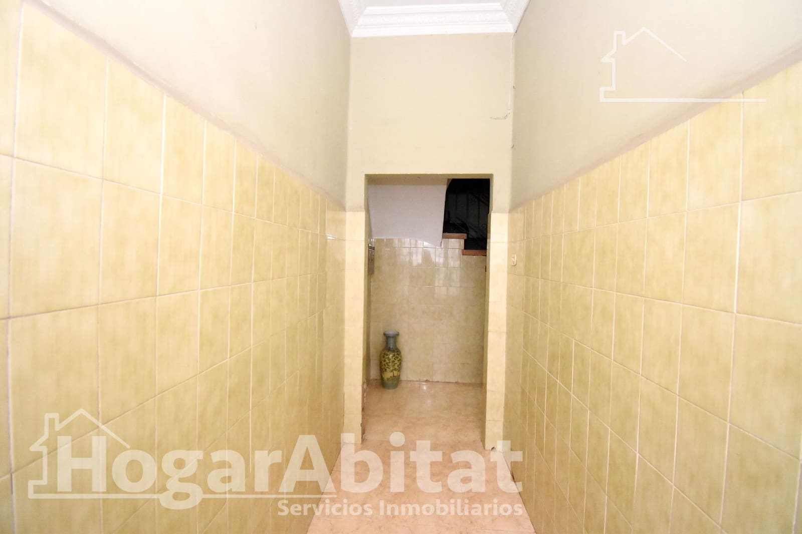 3 bedroom Flat for sale in Castello de la Plana - € 121,000 (Ref: 9804325)