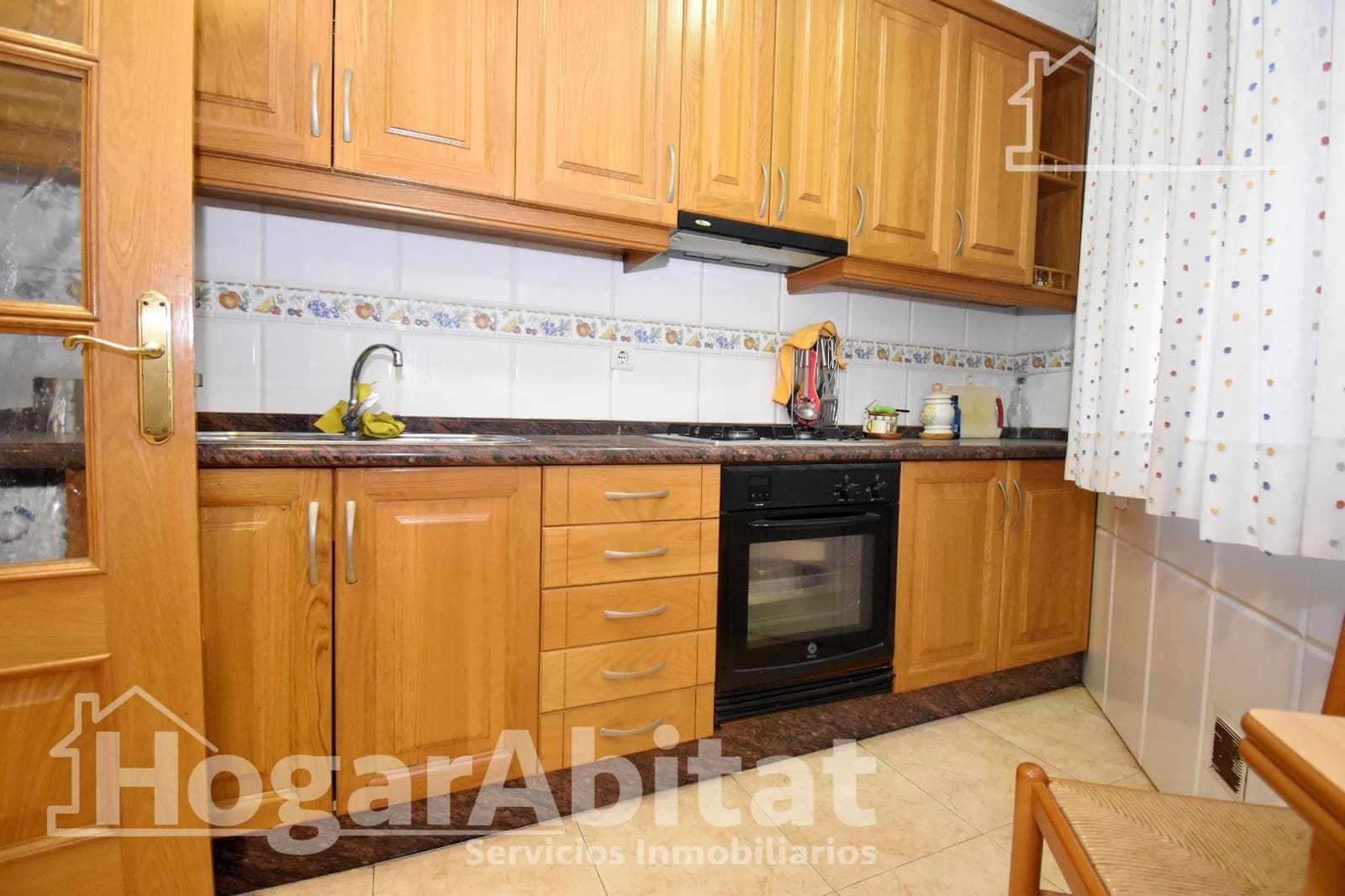 3 bedroom Flat for sale in Castello de la Plana - € 121,000 (Ref: 9804325)