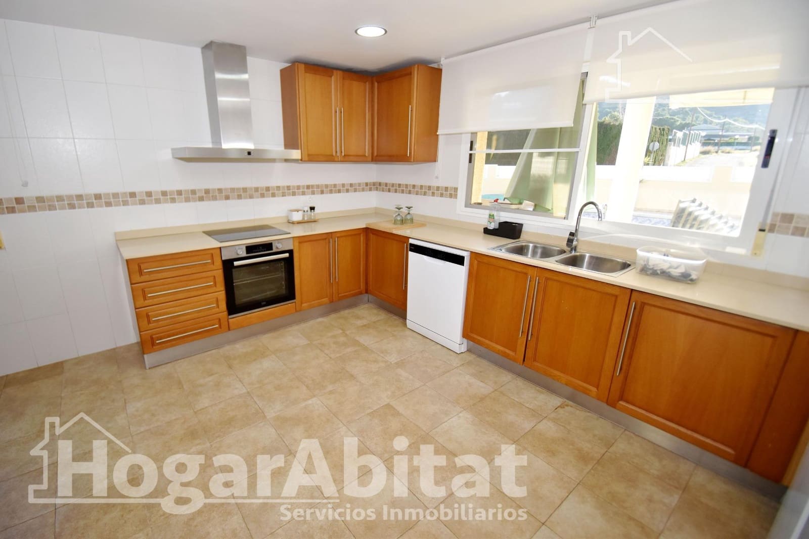 5 slaapkamer Villa te koop in Borriol met zwembad garage - € 390.000 (Ref: 9804337)