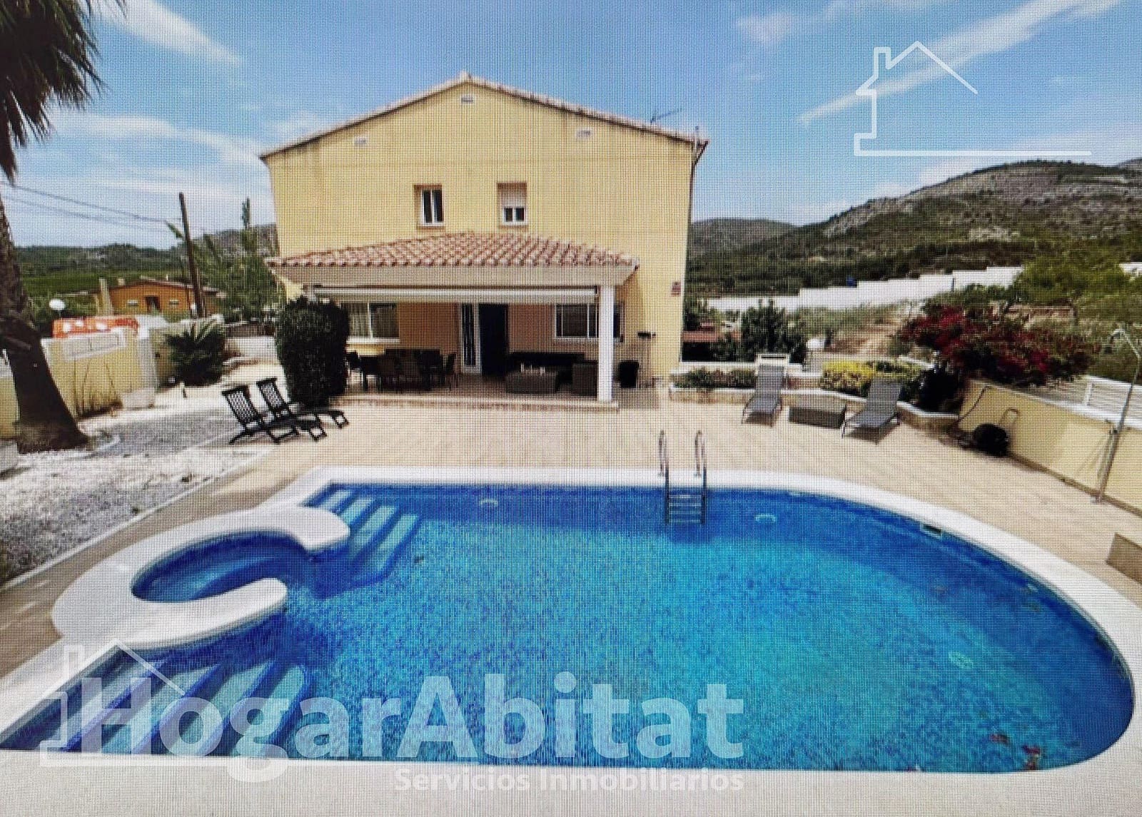 5 slaapkamer Villa te koop in Borriol met zwembad garage - € 390.000 (Ref: 9804337)