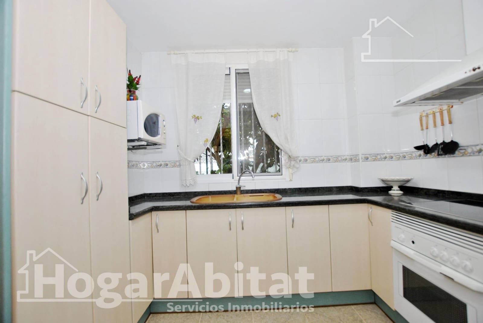 5 bedroom Villa for sale in Oliva with garage - € 380,000 (Ref: 9804339)