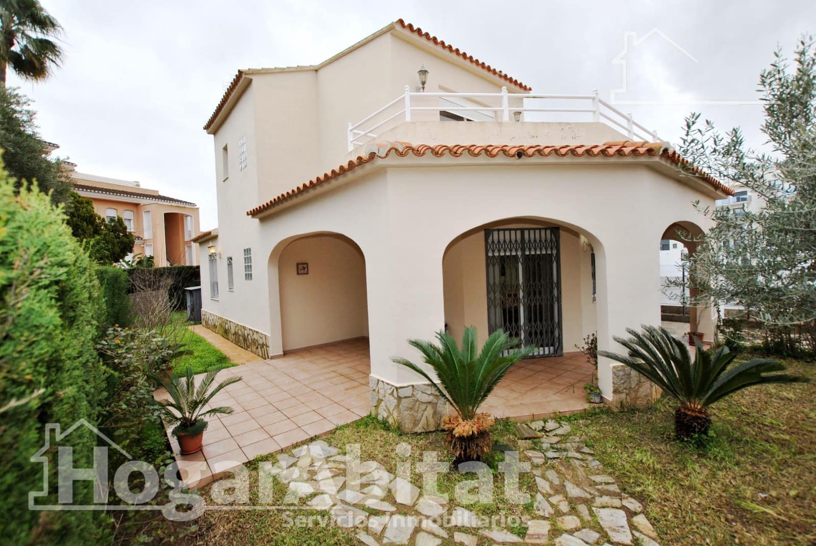 5 bedroom Villa for sale in Oliva with garage - € 380,000 (Ref: 9804339)