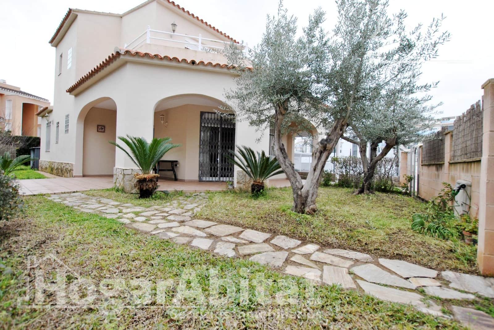 5 bedroom Villa for sale in Oliva with garage - € 380,000 (Ref: 9804339)