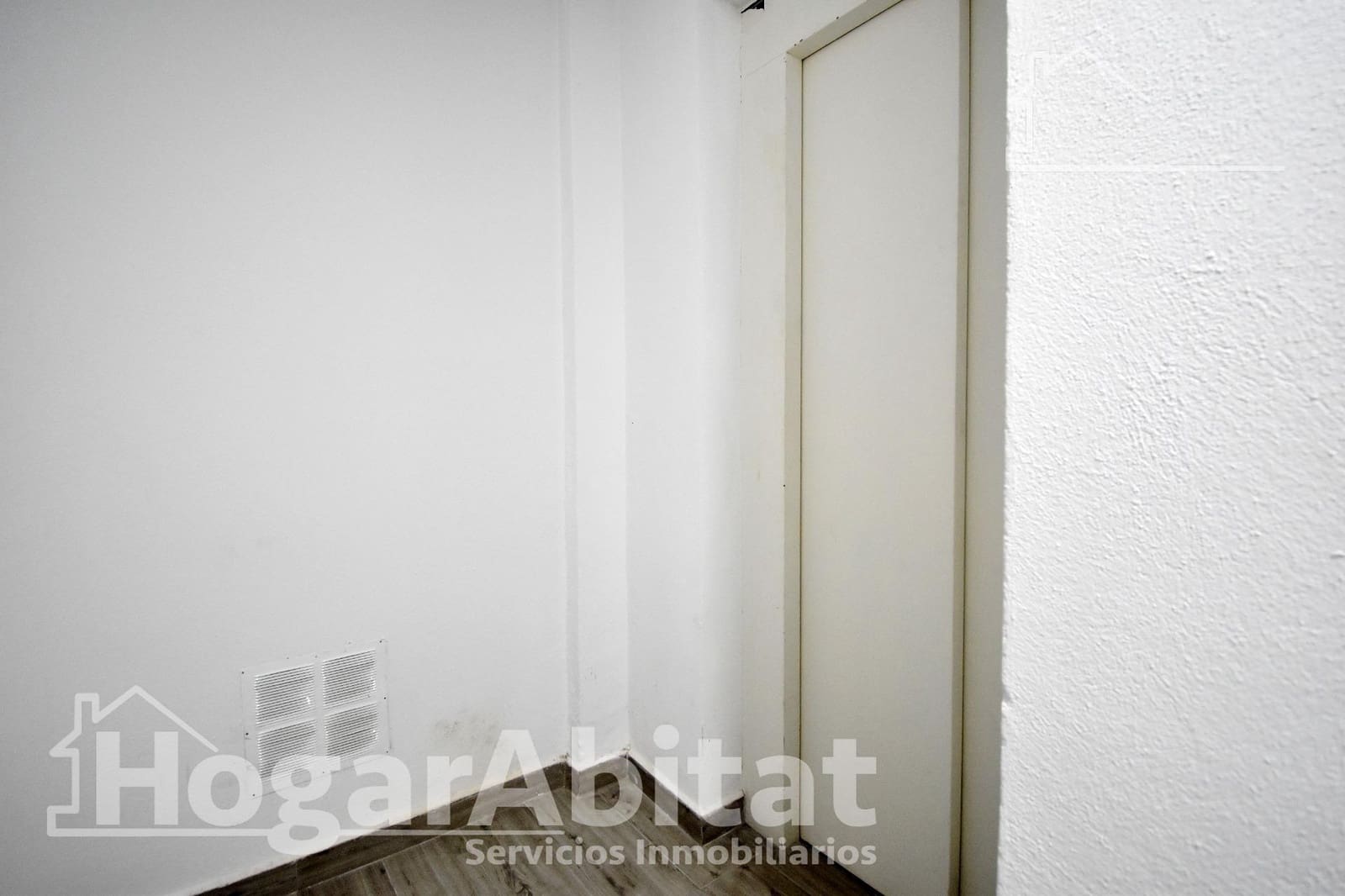 Piso de 4 habitaciones en Gandia en venta - 140.000 € (Ref: 9804341)