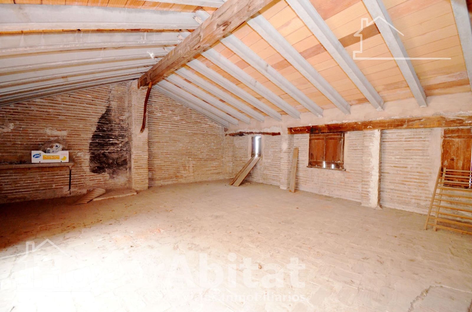 4 bedroom Townhouse for sale in Oliva - € 129,900 (Ref: 9804360)