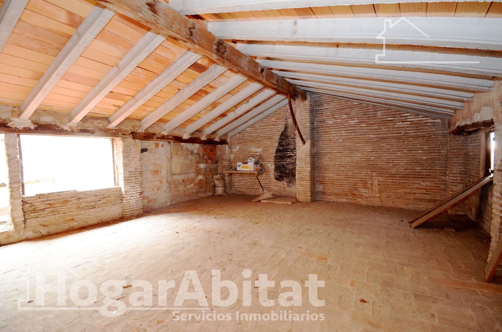 4 bedroom Townhouse for sale in Oliva - € 129,900 (Ref: 9804360)