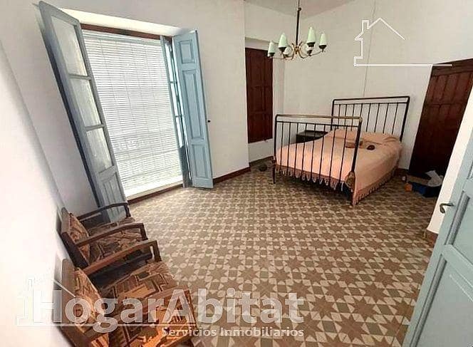 5 slaapkamer Huis te koop in Chiva met garage - € 164.000 (Ref: 9804365)