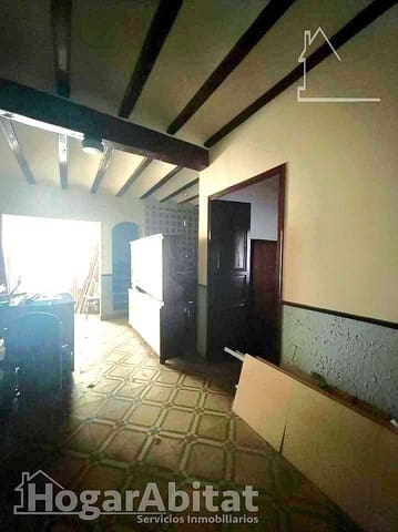 5 slaapkamer Huis te koop in Chiva met garage - € 164.000 (Ref: 9804365)