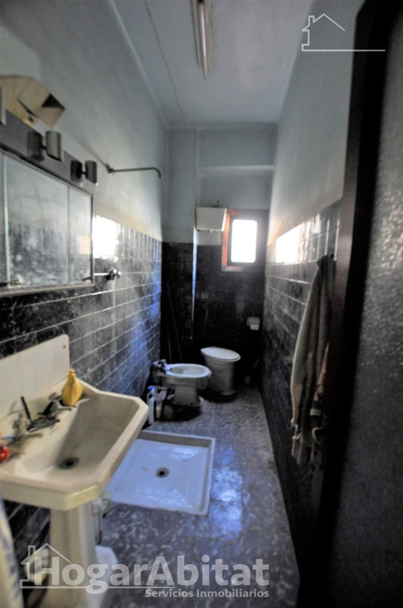 5 bedroom Townhouse for sale in Xirivella with garage - € 260,000 (Ref: 9804366)