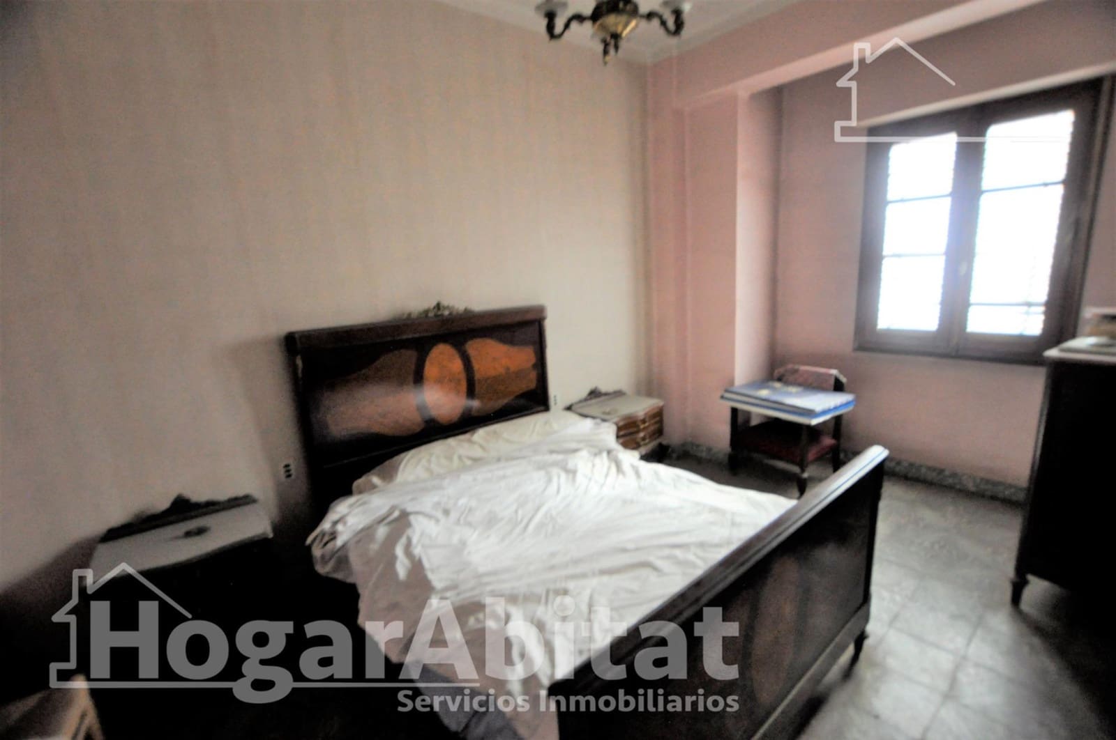 5 bedroom Townhouse for sale in Xirivella with garage - € 260,000 (Ref: 9804366)