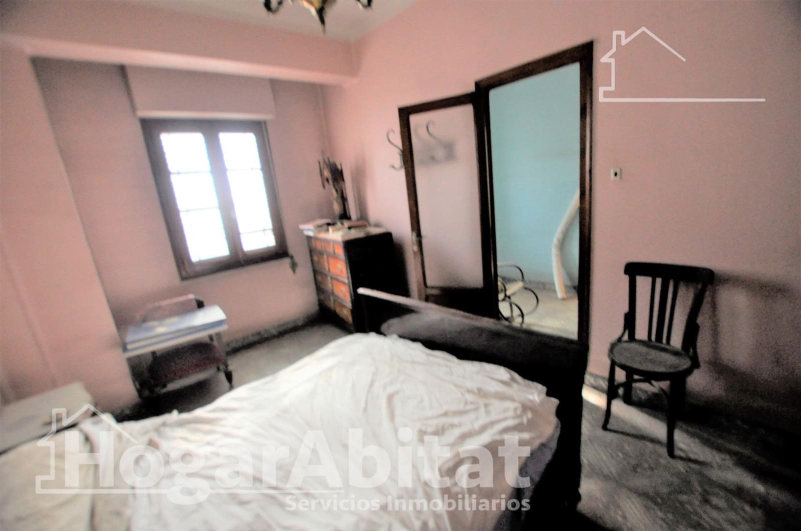 5 bedroom Townhouse for sale in Xirivella with garage - € 260,000 (Ref: 9804366)