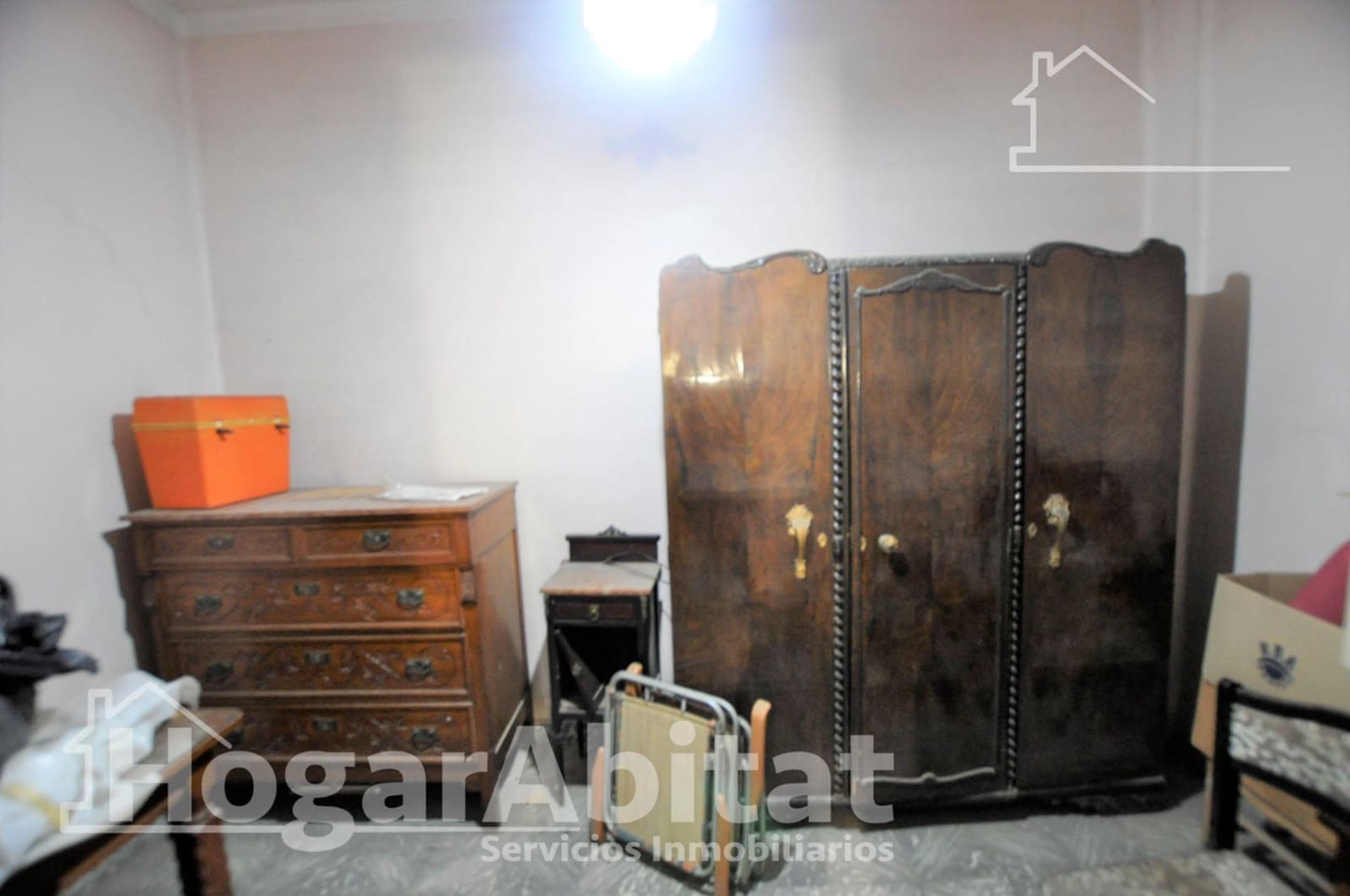 5 bedroom Townhouse for sale in Xirivella with garage - € 260,000 (Ref: 9804366)