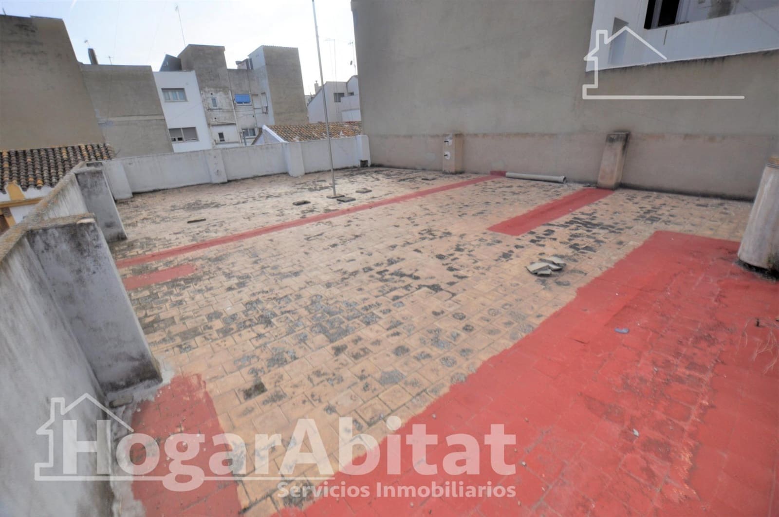 5 bedroom Townhouse for sale in Xirivella with garage - € 260,000 (Ref: 9804366)