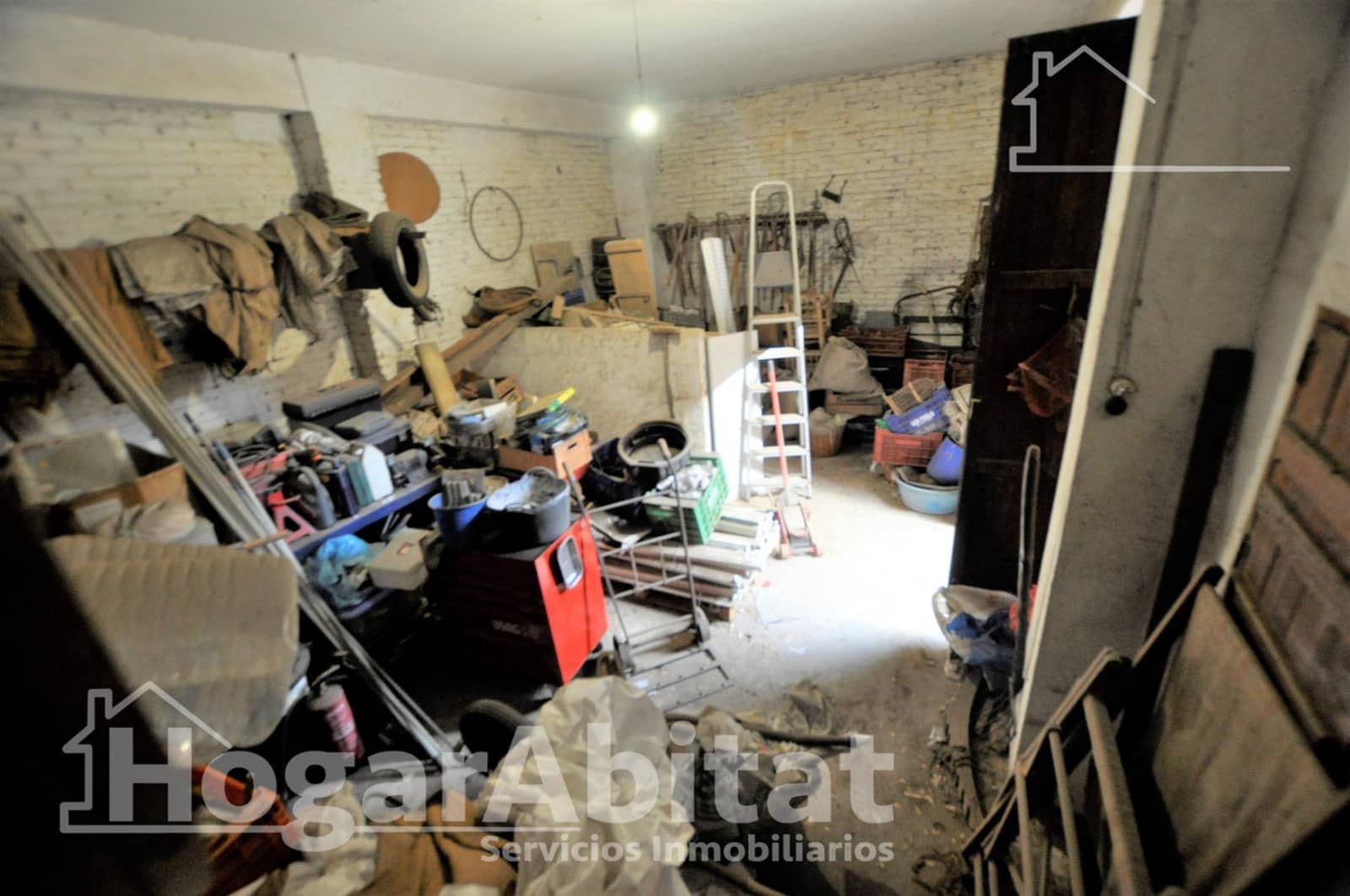 5 bedroom Townhouse for sale in Xirivella with garage - € 260,000 (Ref: 9804366)