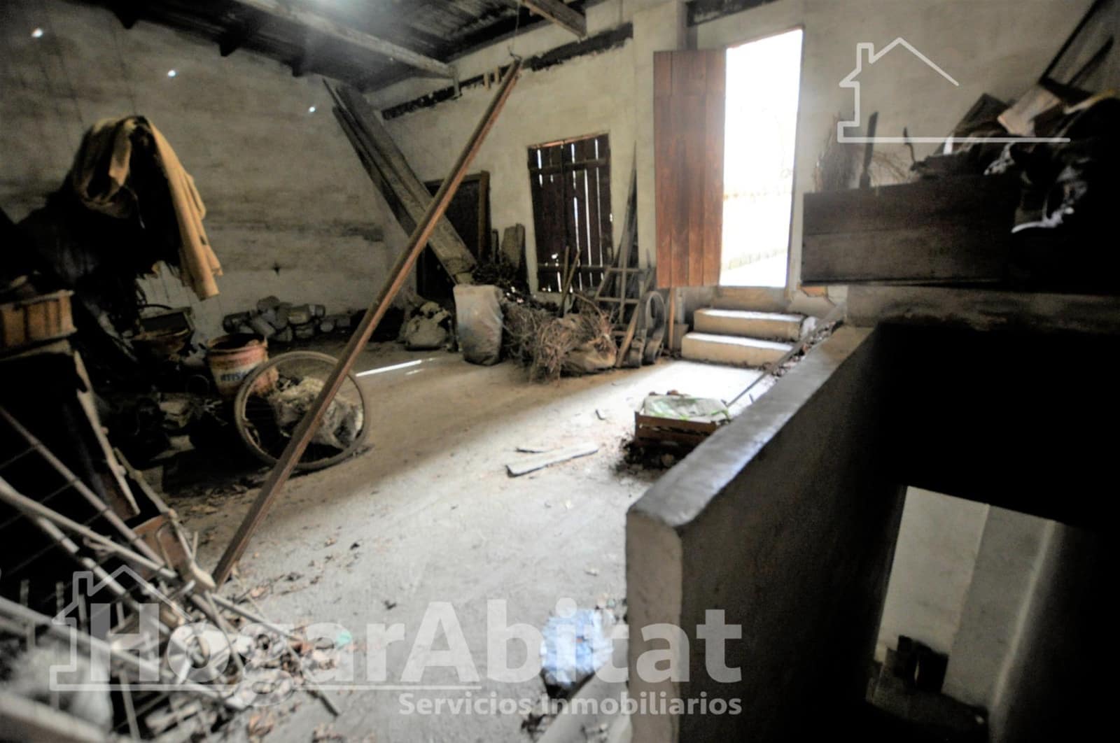 5 bedroom Townhouse for sale in Xirivella with garage - € 260,000 (Ref: 9804366)