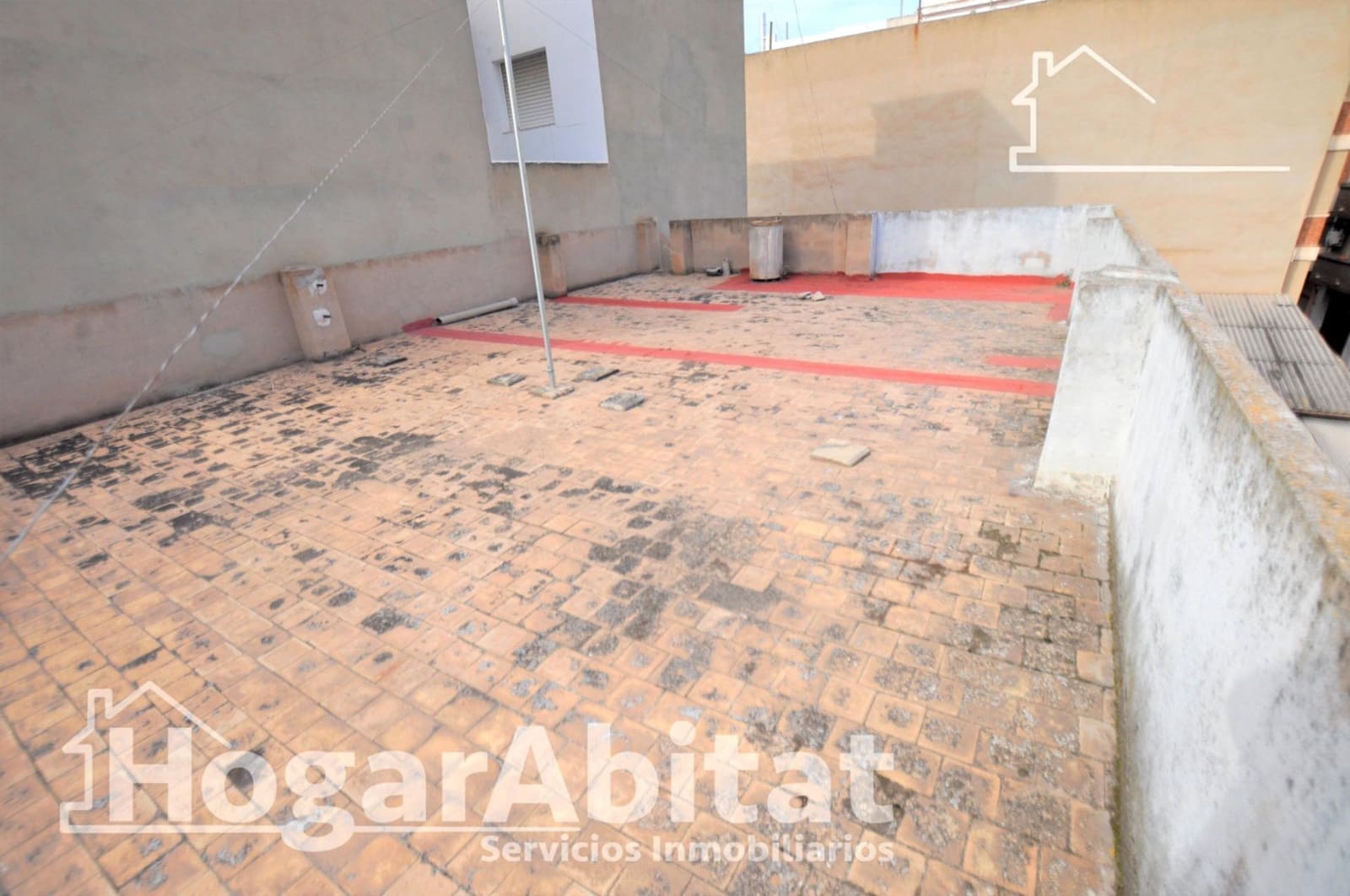 5 bedroom Townhouse for sale in Xirivella with garage - € 260,000 (Ref: 9804366)