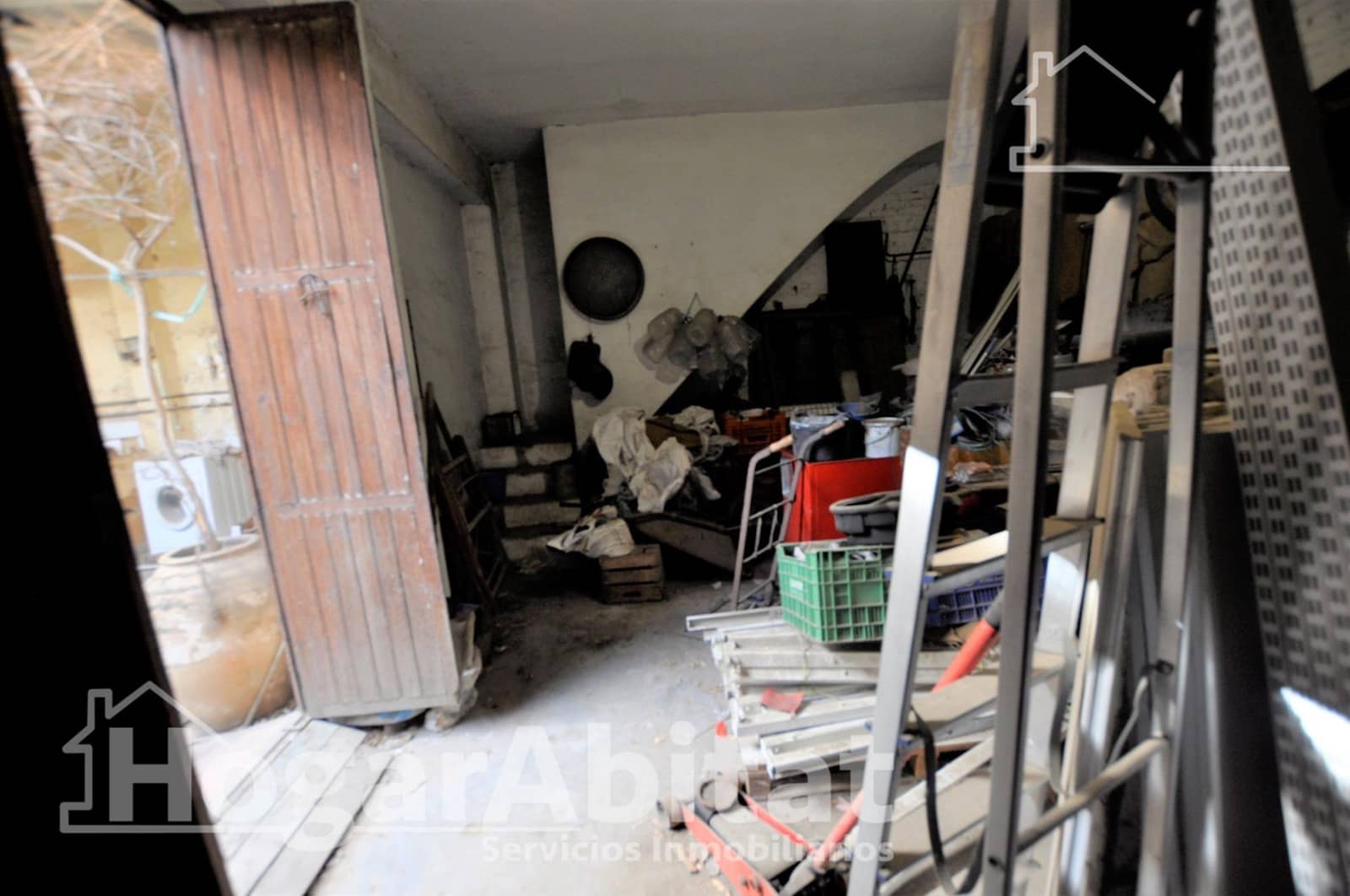 5 bedroom Townhouse for sale in Xirivella with garage - € 260,000 (Ref: 9804366)