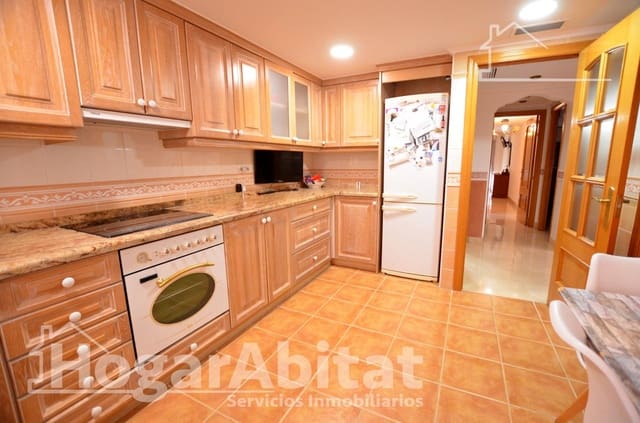 Piso de 4 habitaciones en San Vicente / Sant Vicent del Raspeig en venta con garaje - 485.000 € (Ref: 9806526)