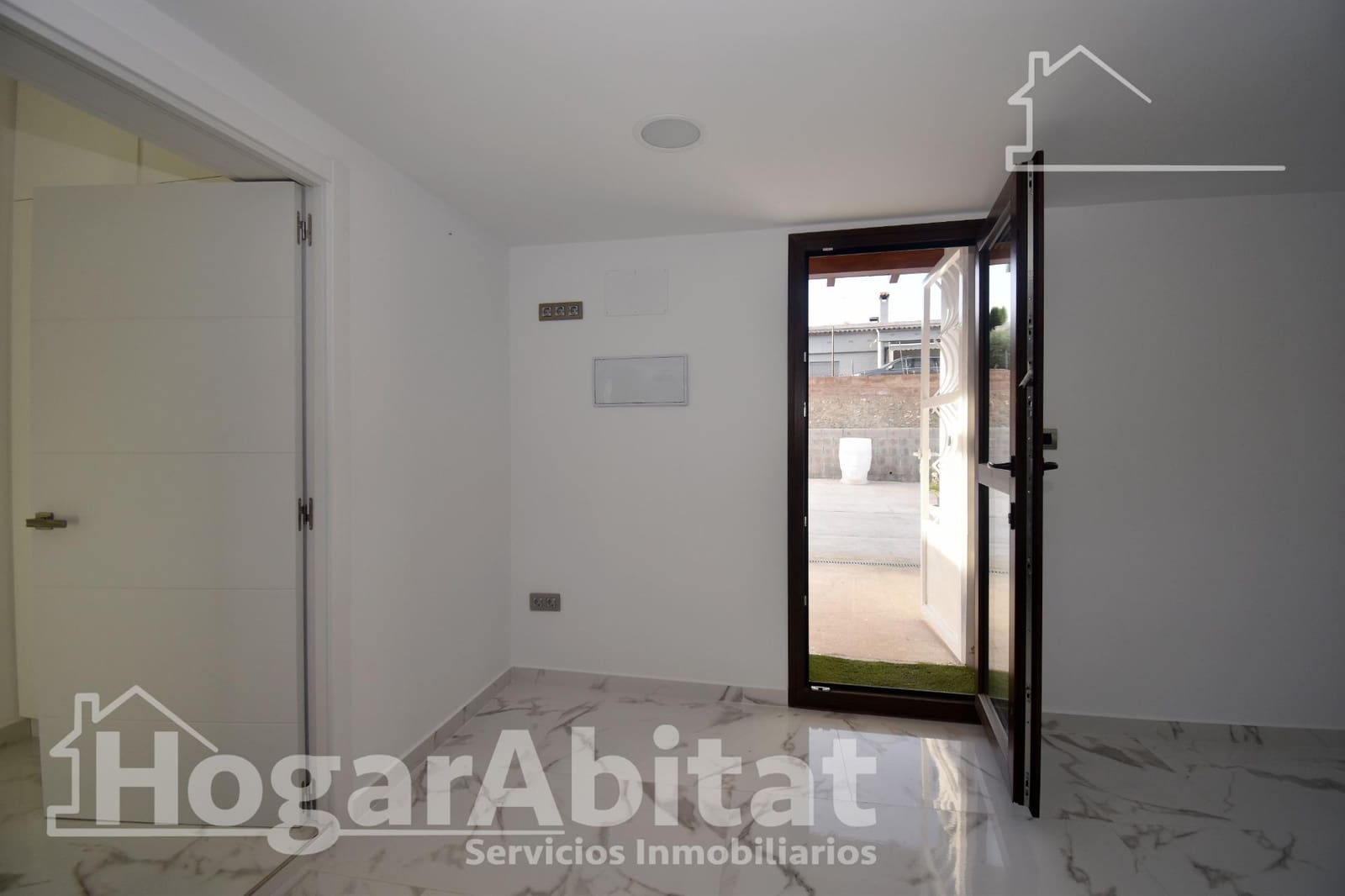 2 bedroom Villa for sale in L'Alcora with garage - € 175,000 (Ref: 9808029)