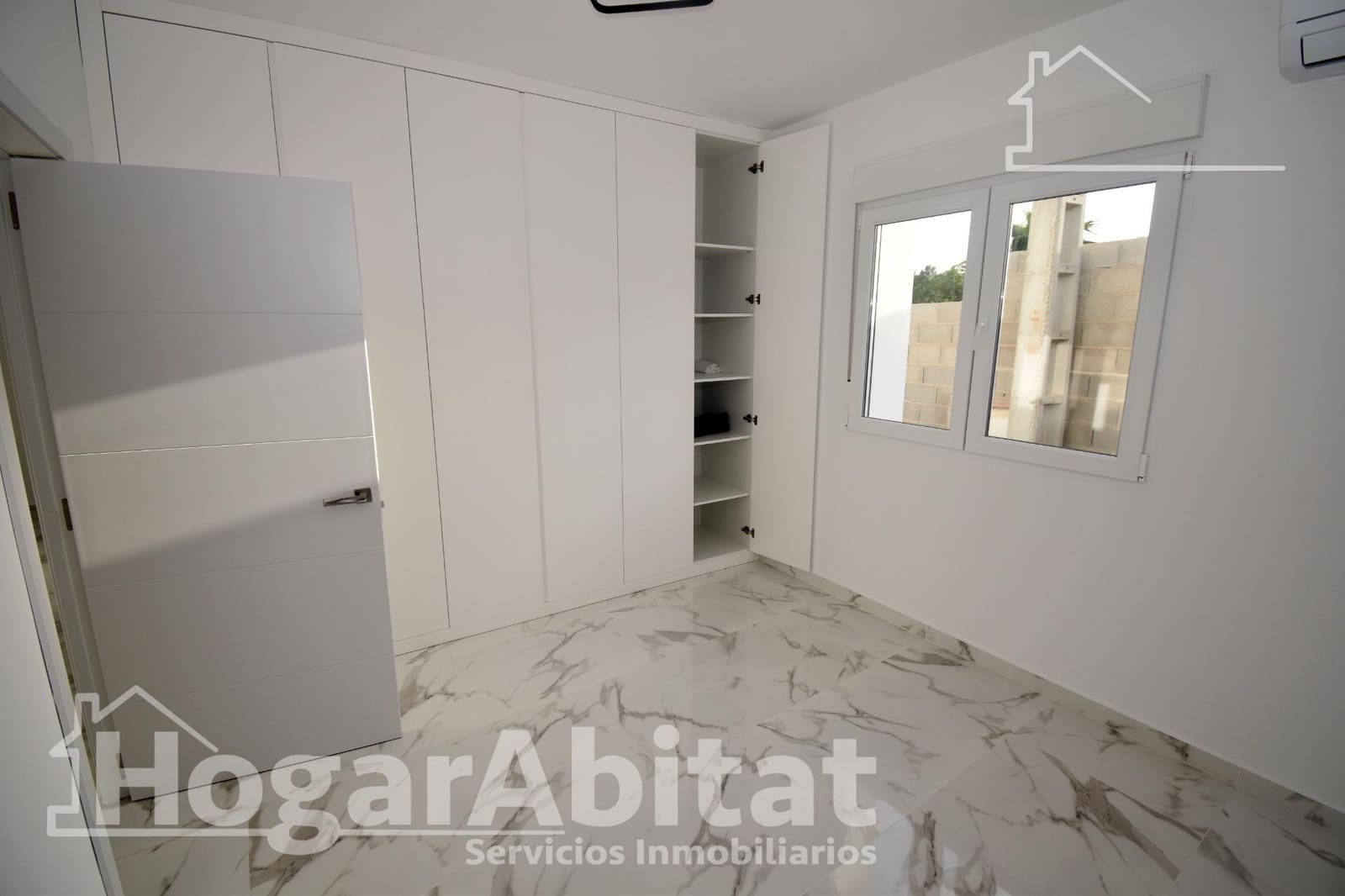 2 bedroom Villa for sale in L'Alcora with garage - € 175,000 (Ref: 9808029)