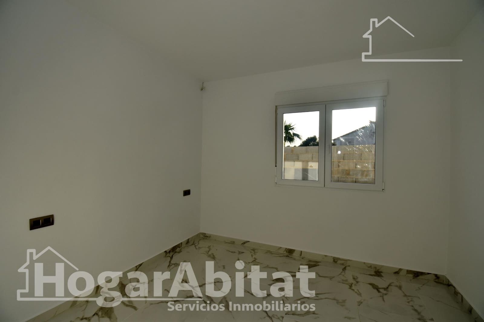 2 bedroom Villa for sale in L'Alcora with garage - € 175,000 (Ref: 9808029)