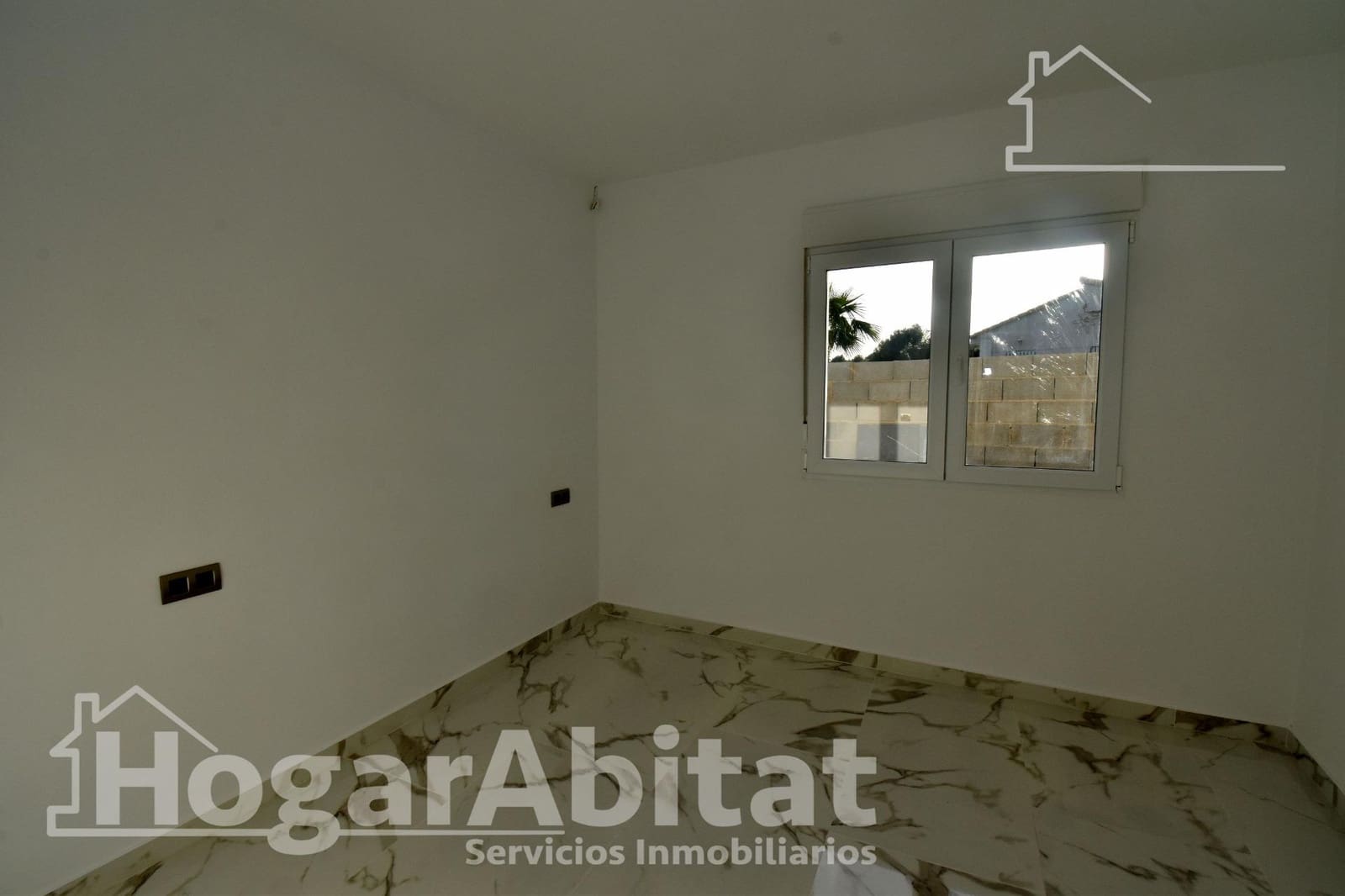 2 bedroom Villa for sale in L'Alcora with garage - € 175,000 (Ref: 9808029)