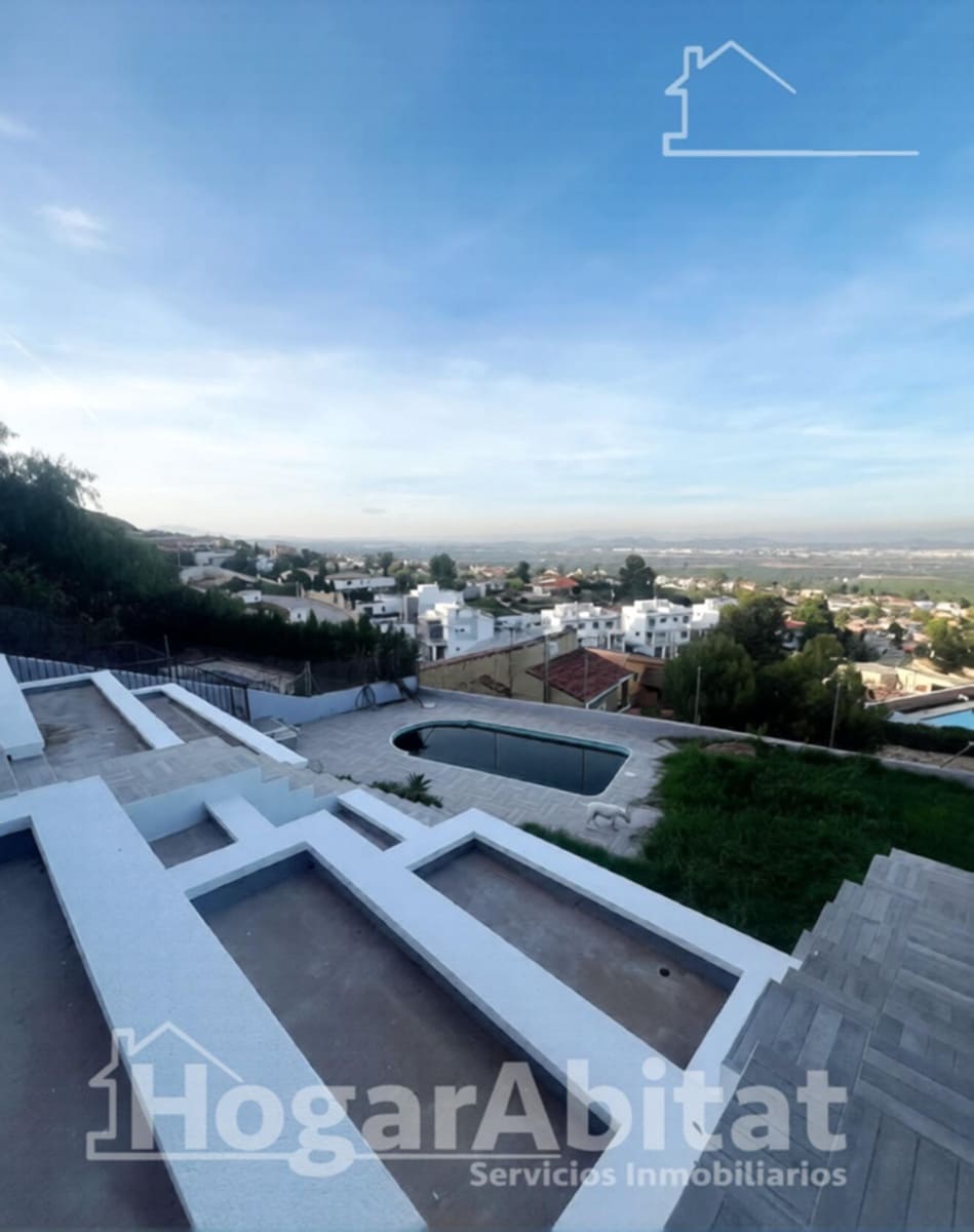 4 sypialnia Willa na sprzedaż w Chiva z basenem garażem - 340 000 € (Ref: 9808032)