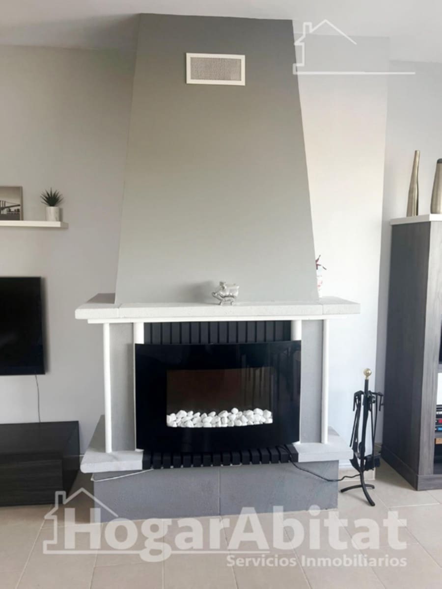 4 sypialnia Willa na sprzedaż w Chiva z basenem garażem - 340 000 € (Ref: 9808032)