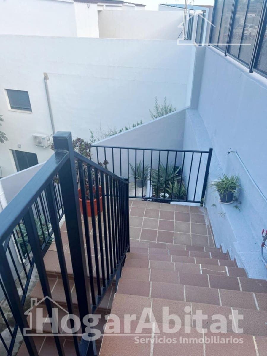 4 sypialnia Willa na sprzedaż w Chiva z basenem garażem - 340 000 € (Ref: 9808032)