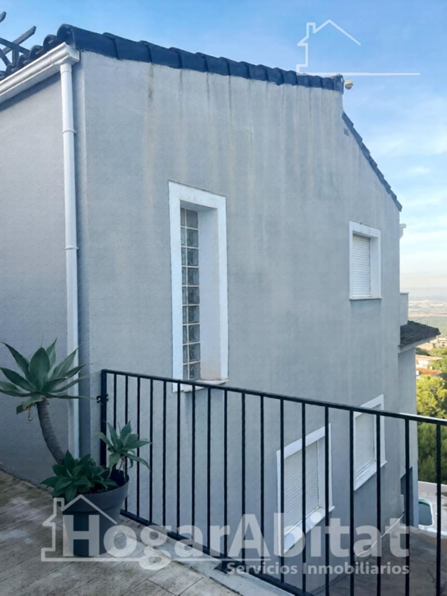 4 sypialnia Willa na sprzedaż w Chiva z basenem garażem - 340 000 € (Ref: 9808032)