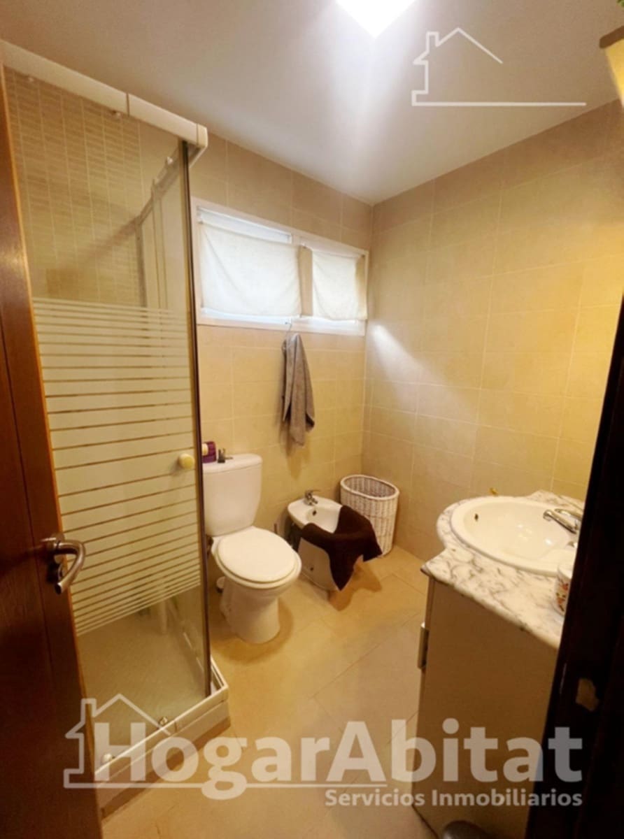 4 sypialnia Willa na sprzedaż w Chiva z basenem garażem - 340 000 € (Ref: 9808032)