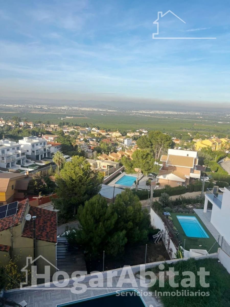 4 sypialnia Willa na sprzedaż w Chiva z basenem garażem - 340 000 € (Ref: 9808032)