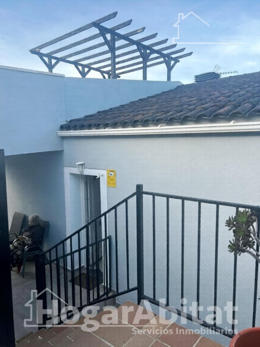 4 sypialnia Willa na sprzedaż w Chiva z basenem garażem - 340 000 € (Ref: 9808032)