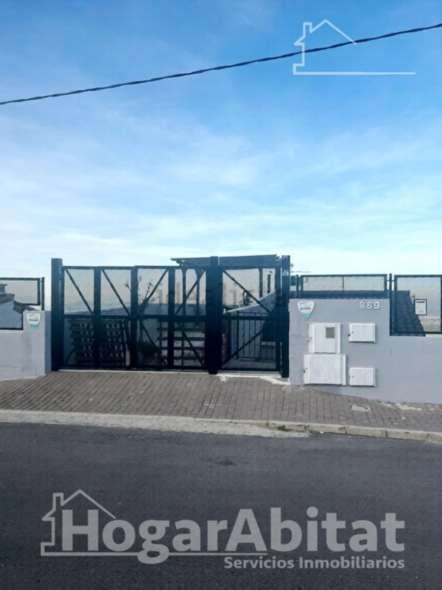 4 sypialnia Willa na sprzedaż w Chiva z basenem garażem - 340 000 € (Ref: 9808032)