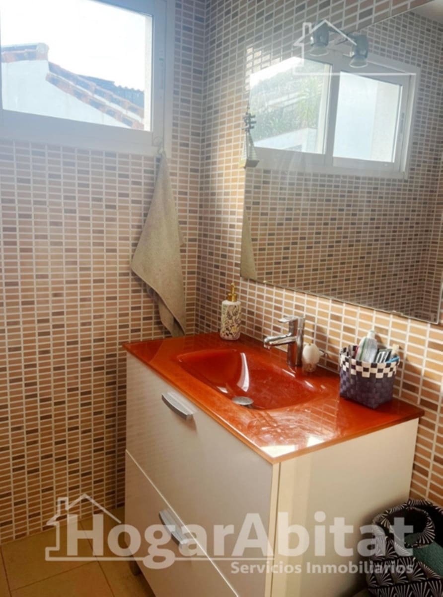 4 sypialnia Willa na sprzedaż w Chiva z basenem garażem - 340 000 € (Ref: 9808032)