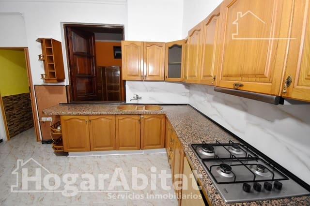 4 bedroom Flat for sale in Nules - € 120,000 (Ref: 9808034)