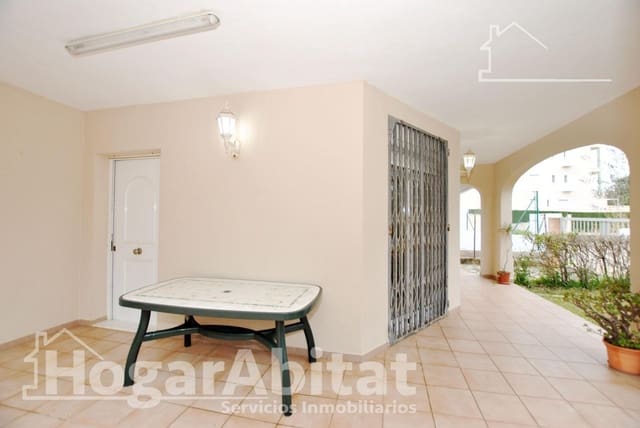 Chalet de 5 habitaciones en Oliva en venta con garaje - 380.000 € (Ref: 9808036)