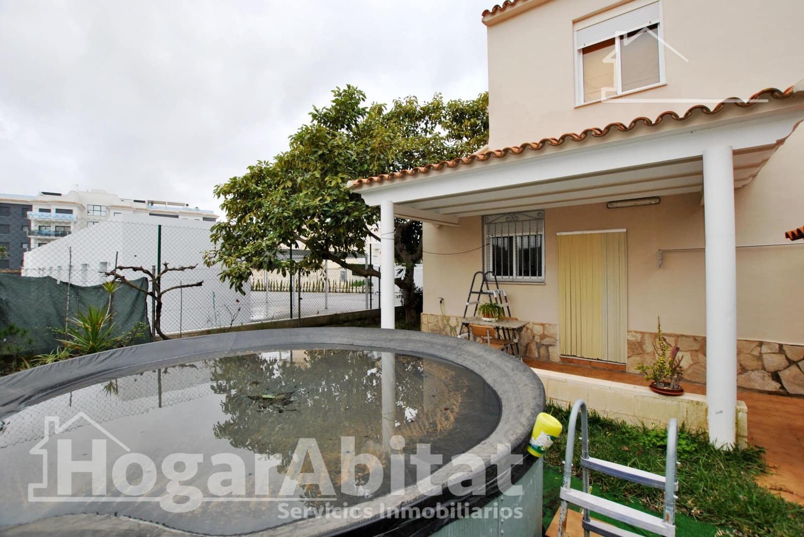 Chalet de 5 habitaciones en Oliva en venta con garaje - 380.000 € (Ref: 9808036)