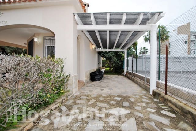Chalet de 5 habitaciones en Oliva en venta con garaje - 380.000 € (Ref: 9808036)
