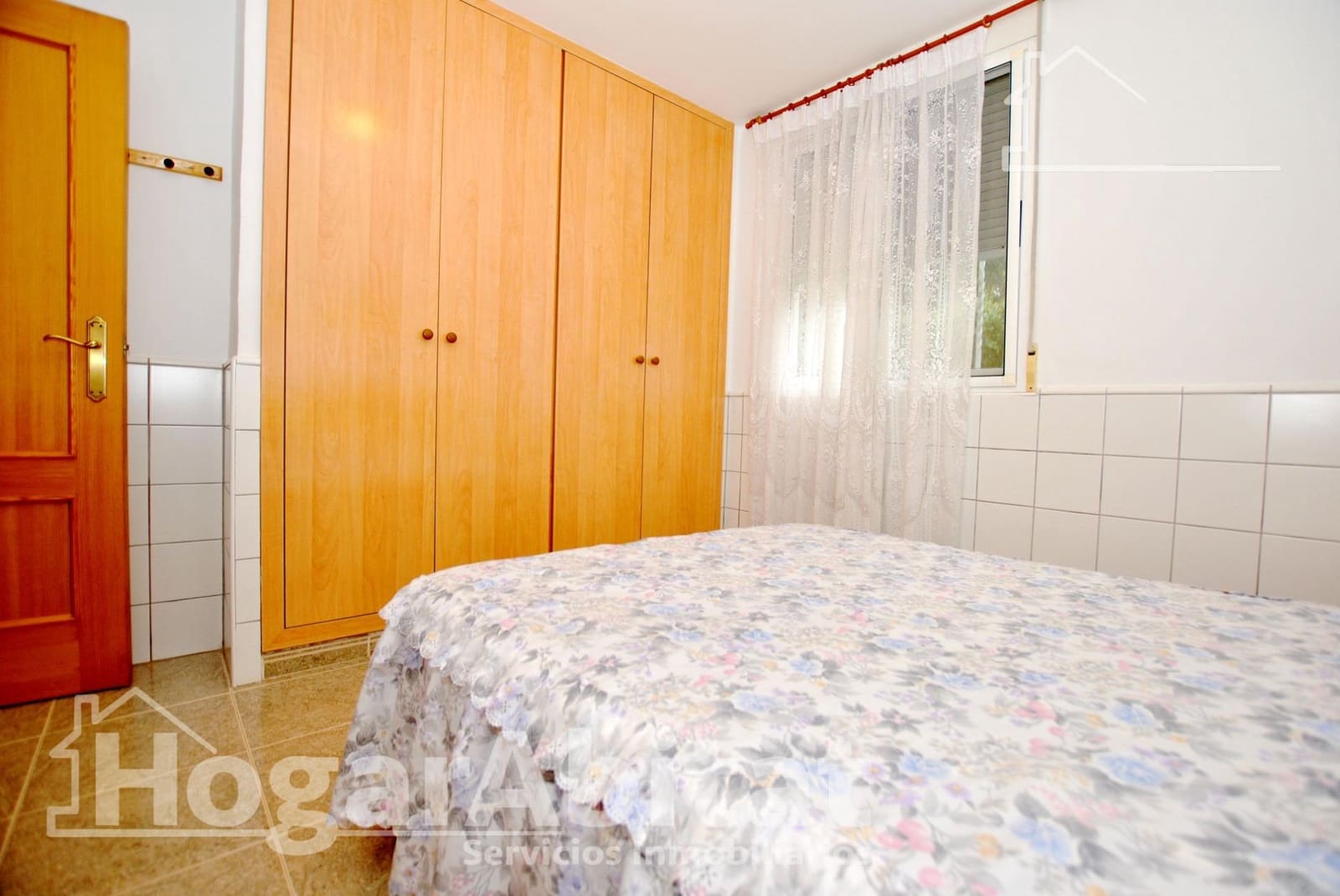 Chalet de 5 habitaciones en Oliva en venta con garaje - 380.000 € (Ref: 9808036)
