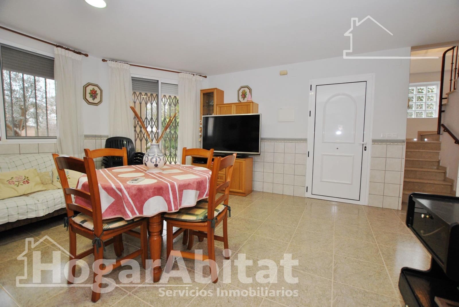 Chalet de 5 habitaciones en Oliva en venta con garaje - 380.000 € (Ref: 9808036)