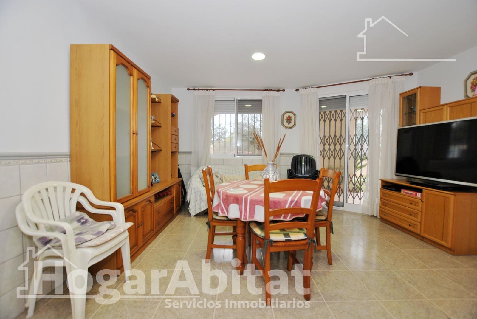 Chalet de 5 habitaciones en Oliva en venta con garaje - 380.000 € (Ref: 9808036)