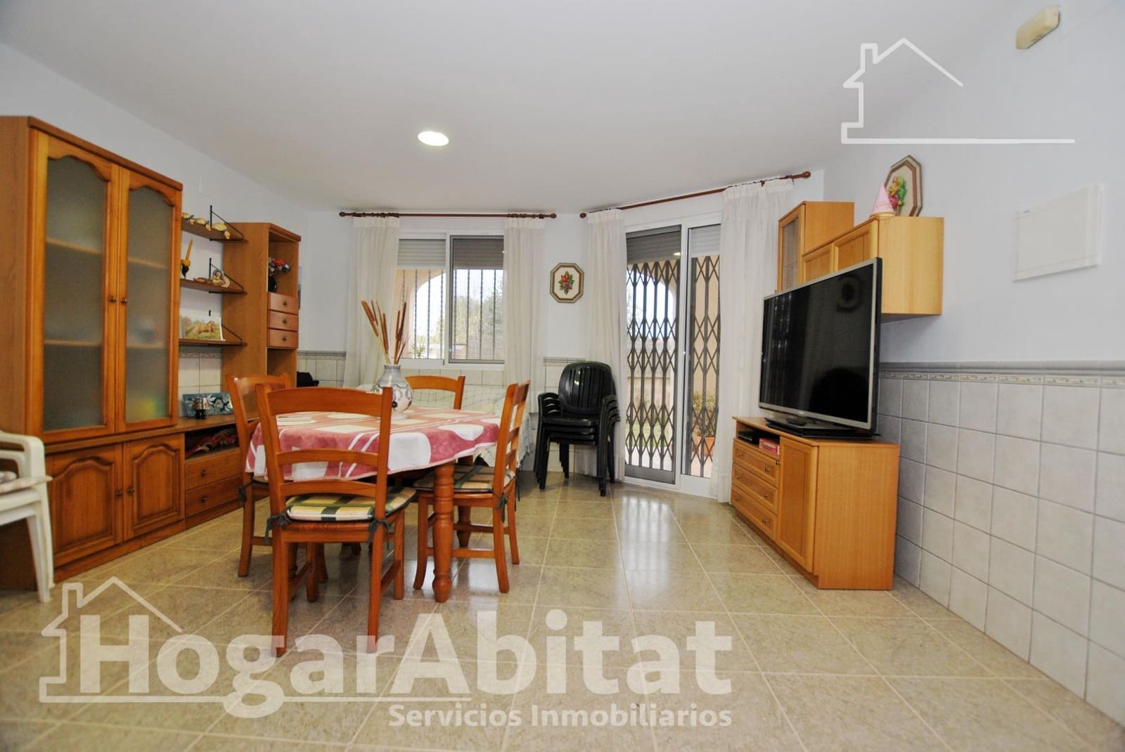 Chalet de 5 habitaciones en Oliva en venta con garaje - 380.000 € (Ref: 9808036)