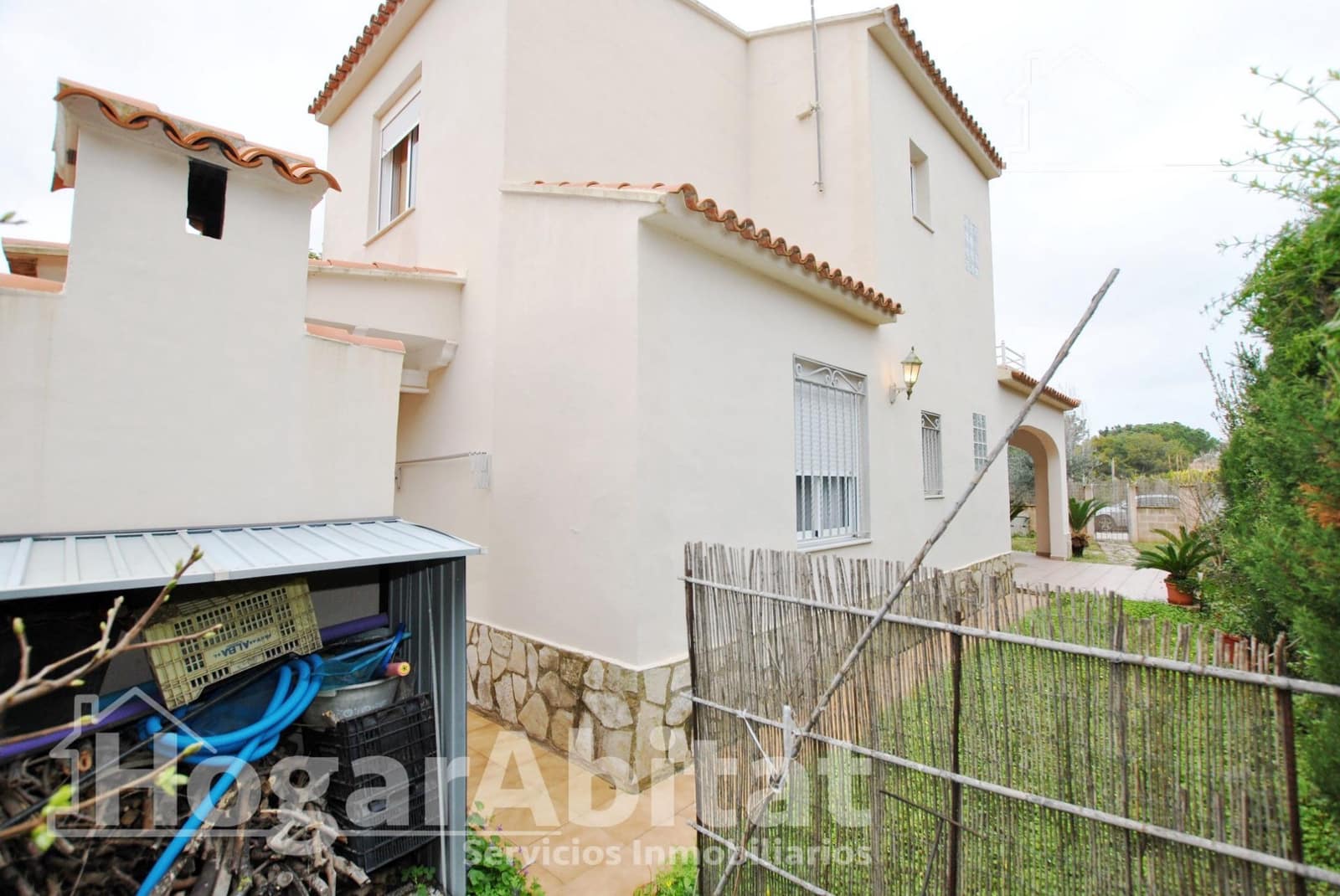 Chalet de 5 habitaciones en Oliva en venta con garaje - 380.000 € (Ref: 9808036)