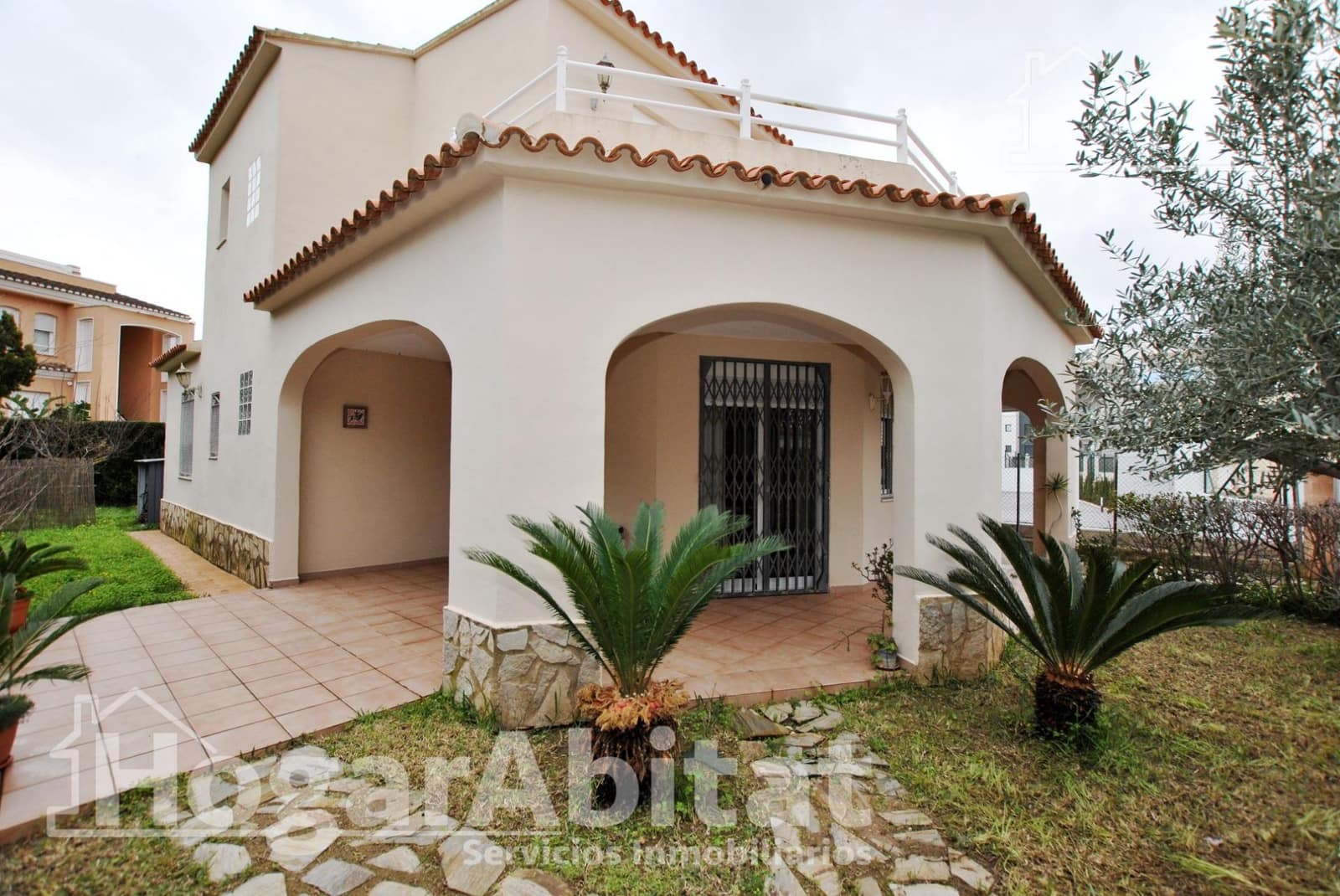 Chalet de 5 habitaciones en Oliva en venta con garaje - 380.000 € (Ref: 9808036)