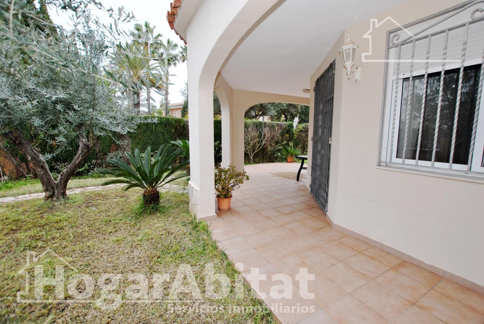 Chalet de 5 habitaciones en Oliva en venta con garaje - 380.000 € (Ref: 9808036)