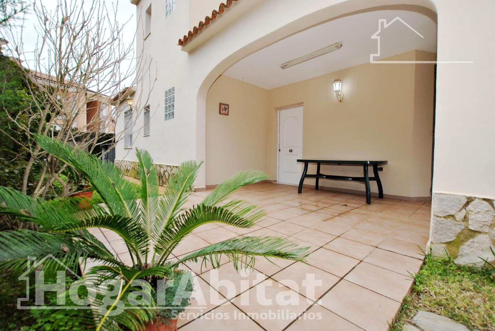 Chalet de 5 habitaciones en Oliva en venta con garaje - 380.000 € (Ref: 9808036)