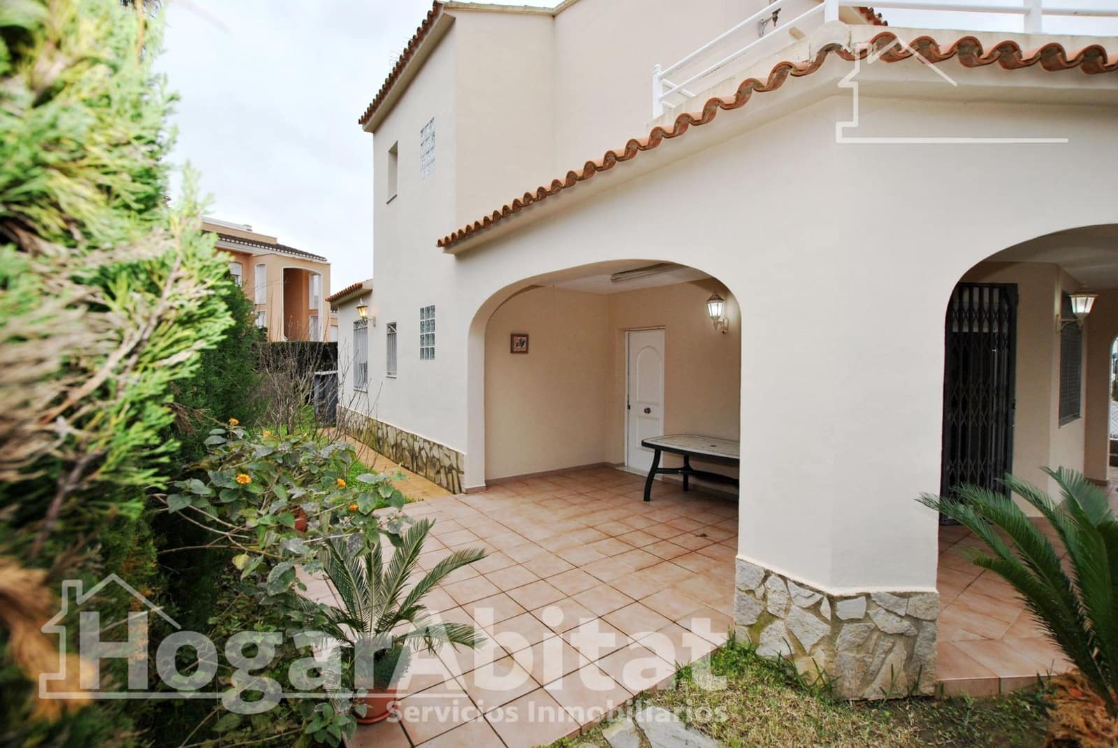 Chalet de 5 habitaciones en Oliva en venta con garaje - 380.000 € (Ref: 9808036)