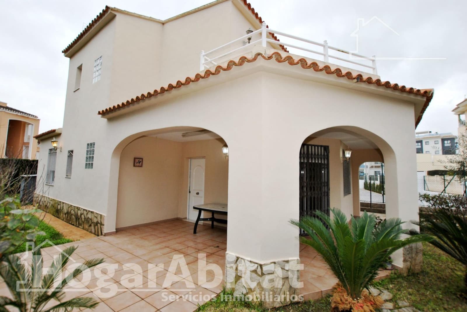 Chalet de 5 habitaciones en Oliva en venta con garaje - 380.000 € (Ref: 9808036)